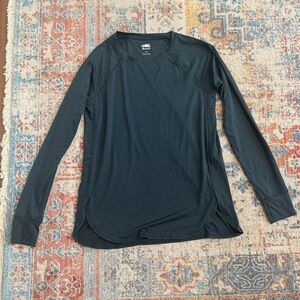 Roots emerald green long sleeved athletic T-shirt with thumb holes